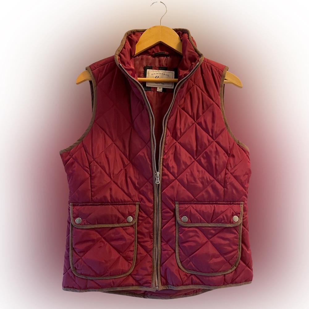 💕 Women’s Bass Quilted Vest in deep red - Picture 1 of 3